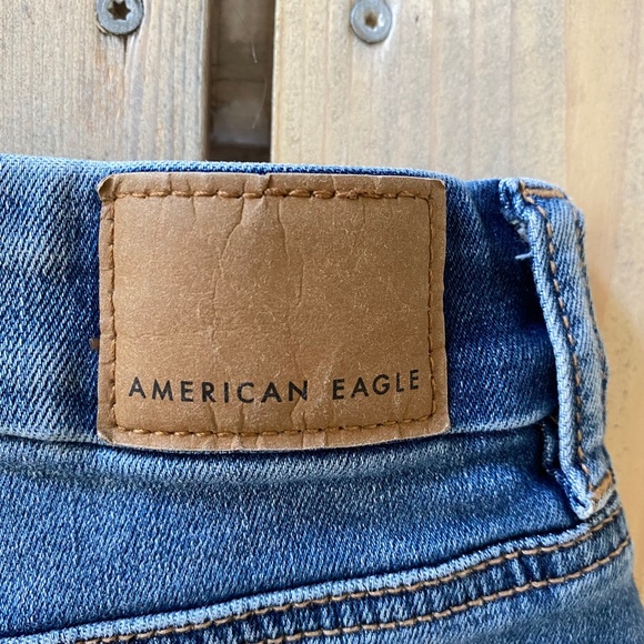 AE Dream Curvy Denim Midi Short - Picture 3 of 7